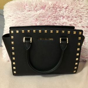 Micheal Kors Selma Studded Crossbody